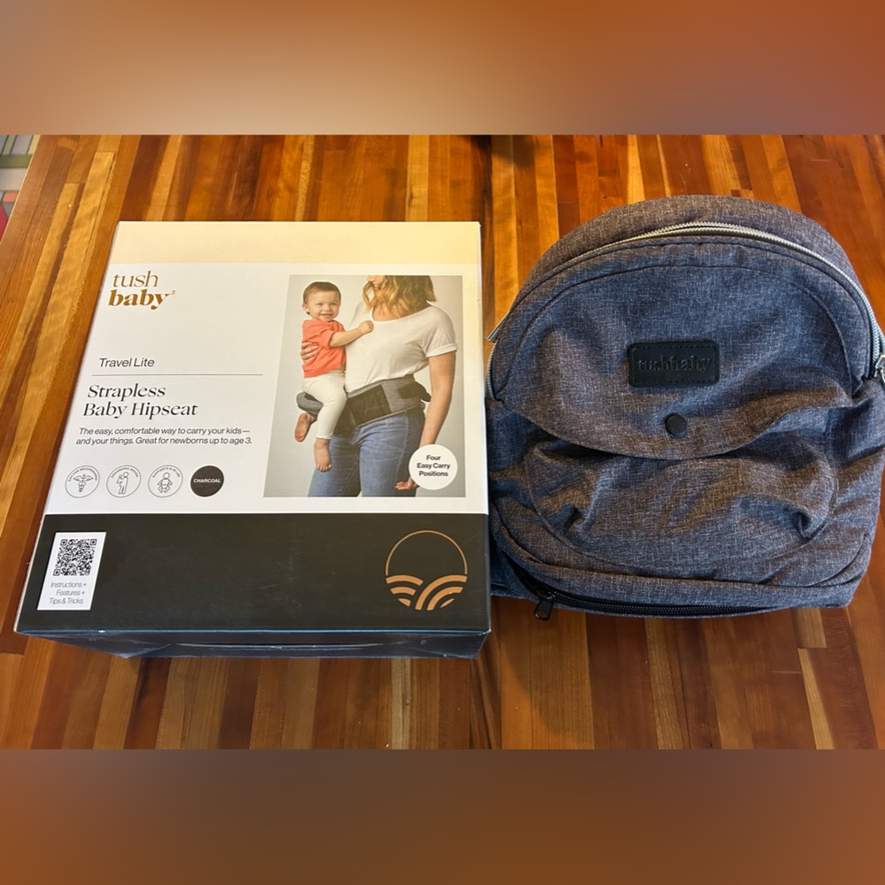 Tush Baby Travel Lite hip carrier - like new with box